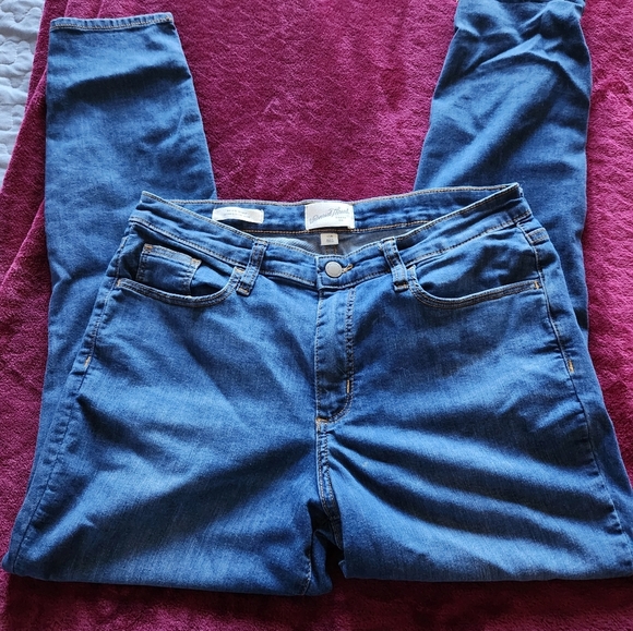 Women's Blue Jeans - Picture 3 of 7